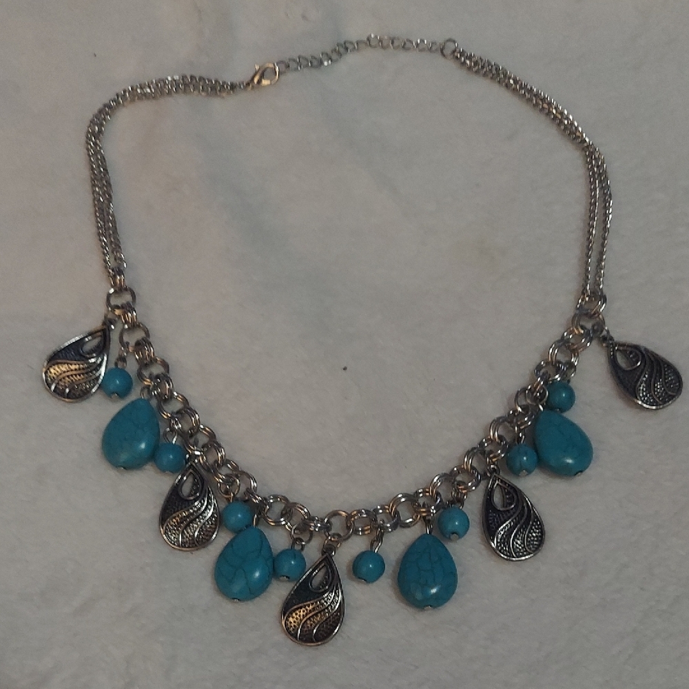 6/$10 Chic Silver and Turquoise Teardrop Necklace